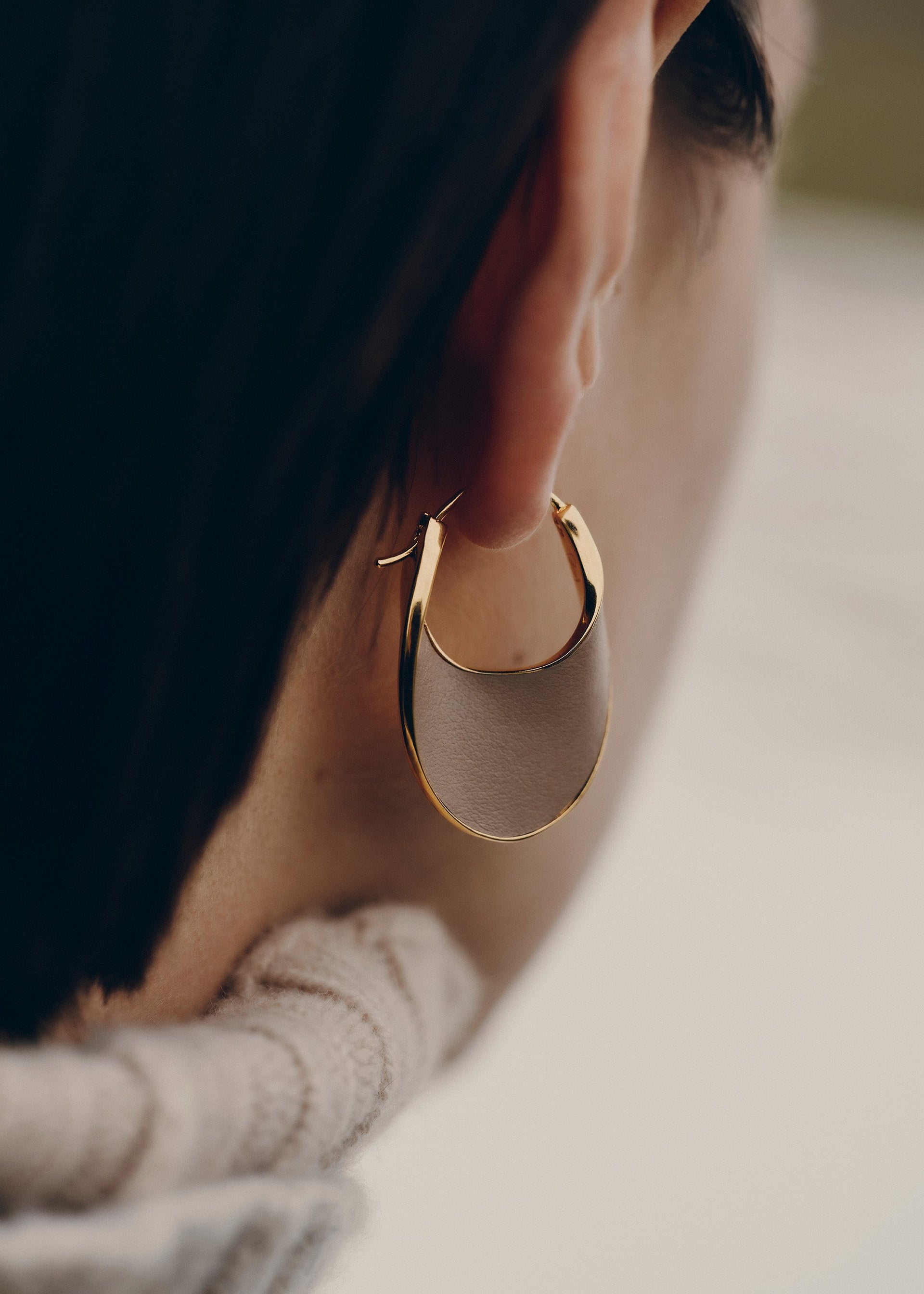 Orecchini a Cerchio Slim Éole - Cuero Gris Topo