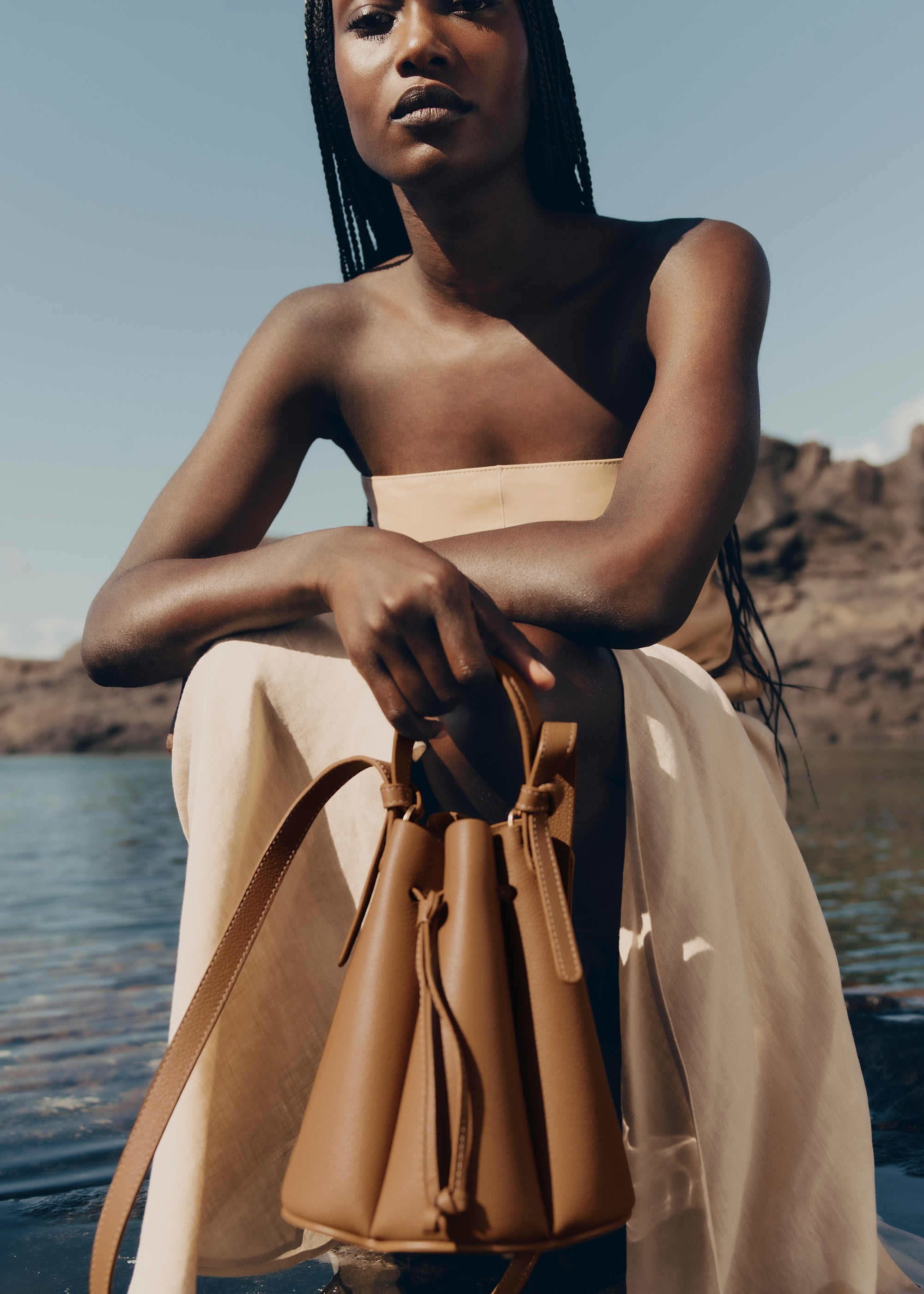 NUMÉRO HUIT MINI Polène | Bolso - Numéro Huit Mini - Camel Piel Granulada – Polène ES