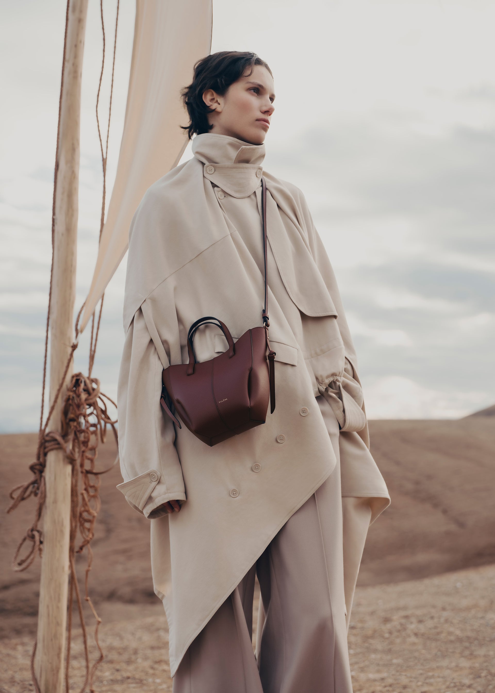 Cyme Tote Nano - Cereza Negra Piel Granulada