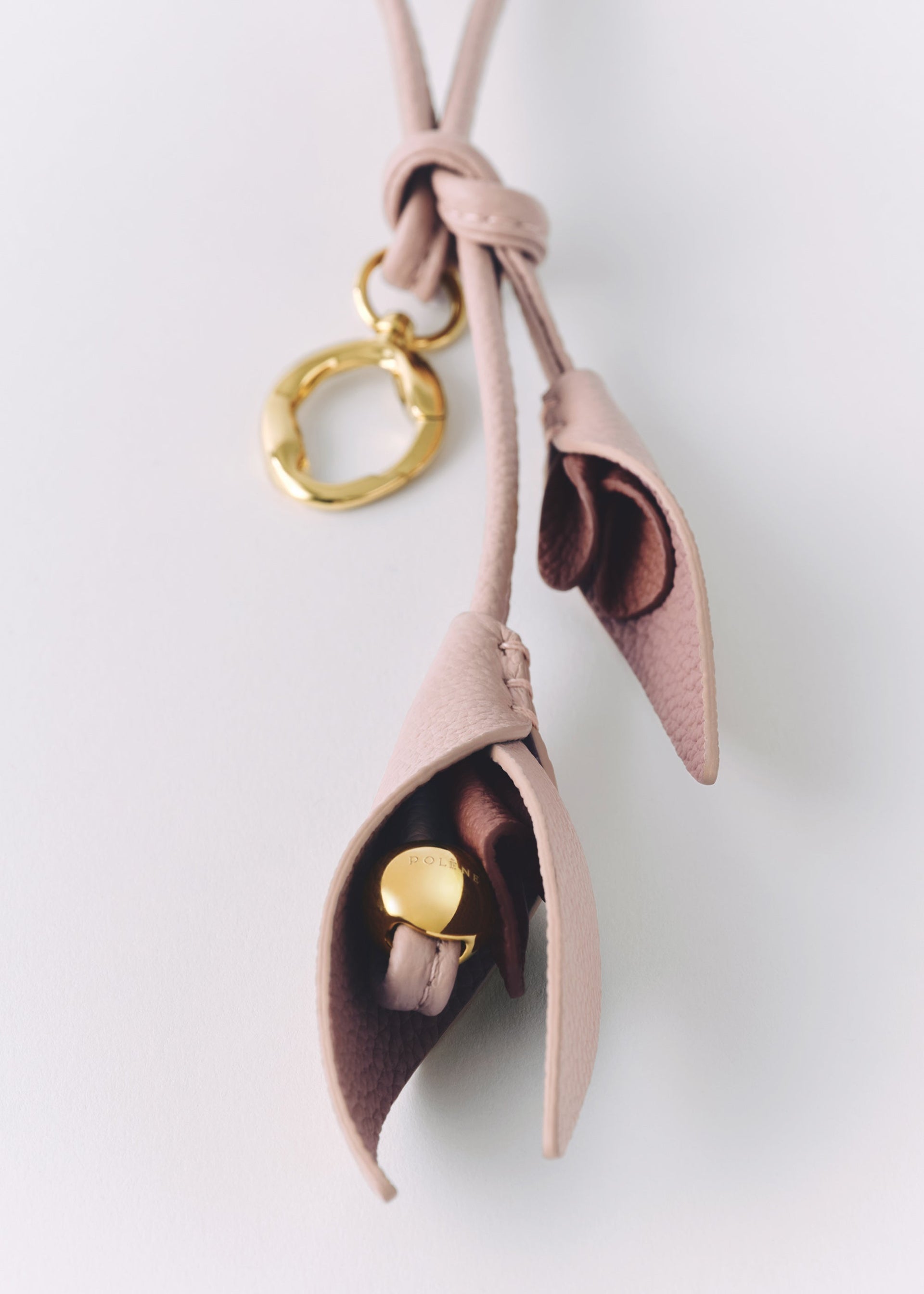 Charm Touka - Trío Blush