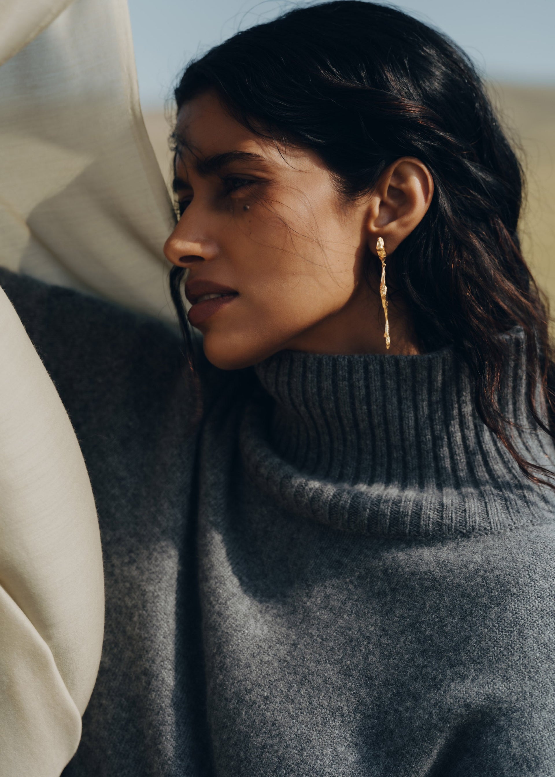 Pendientes largos Eroz - chapada en oro de 24 quilates​