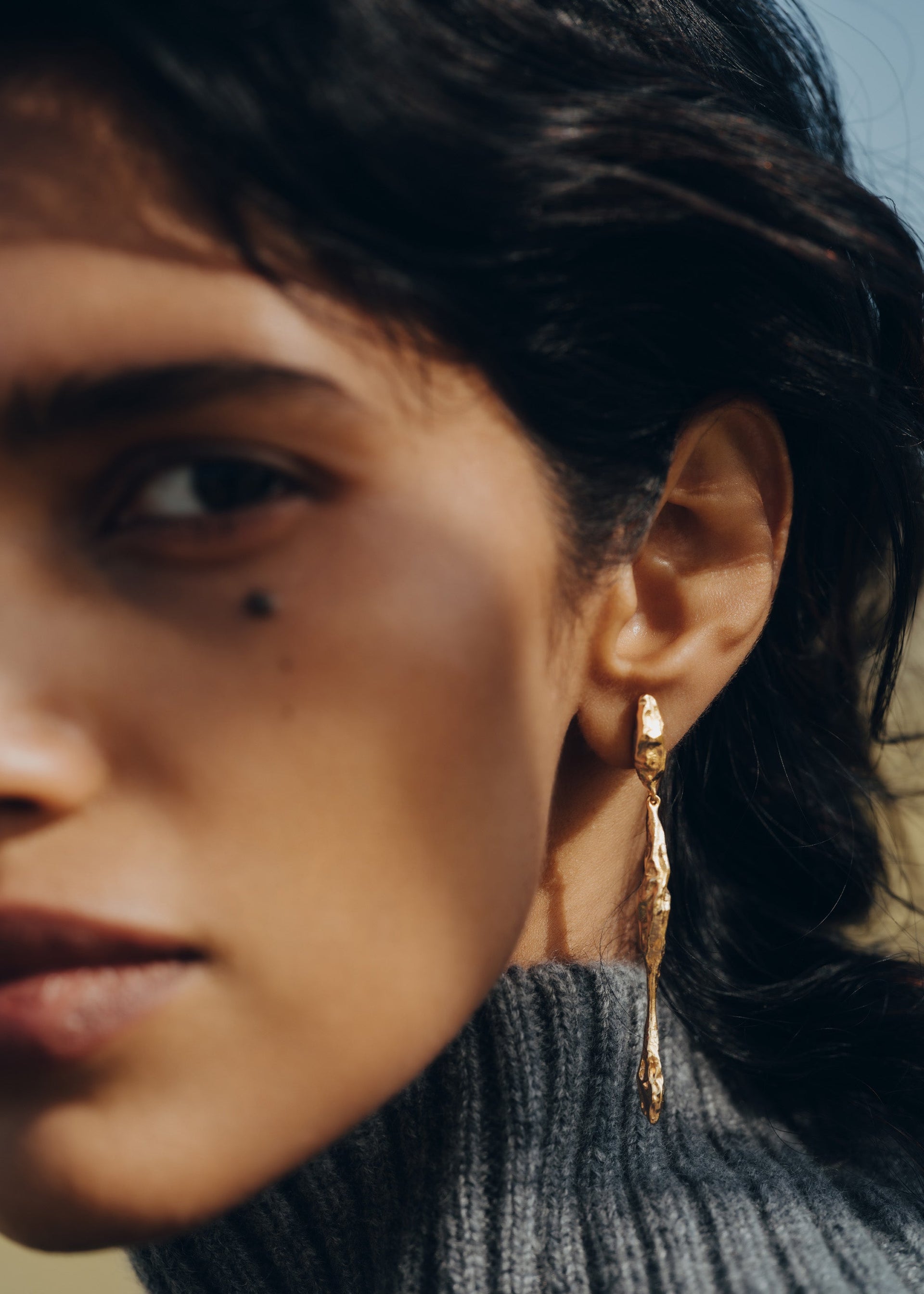 Pendientes largos Eroz - chapada en oro de 24 quilates​