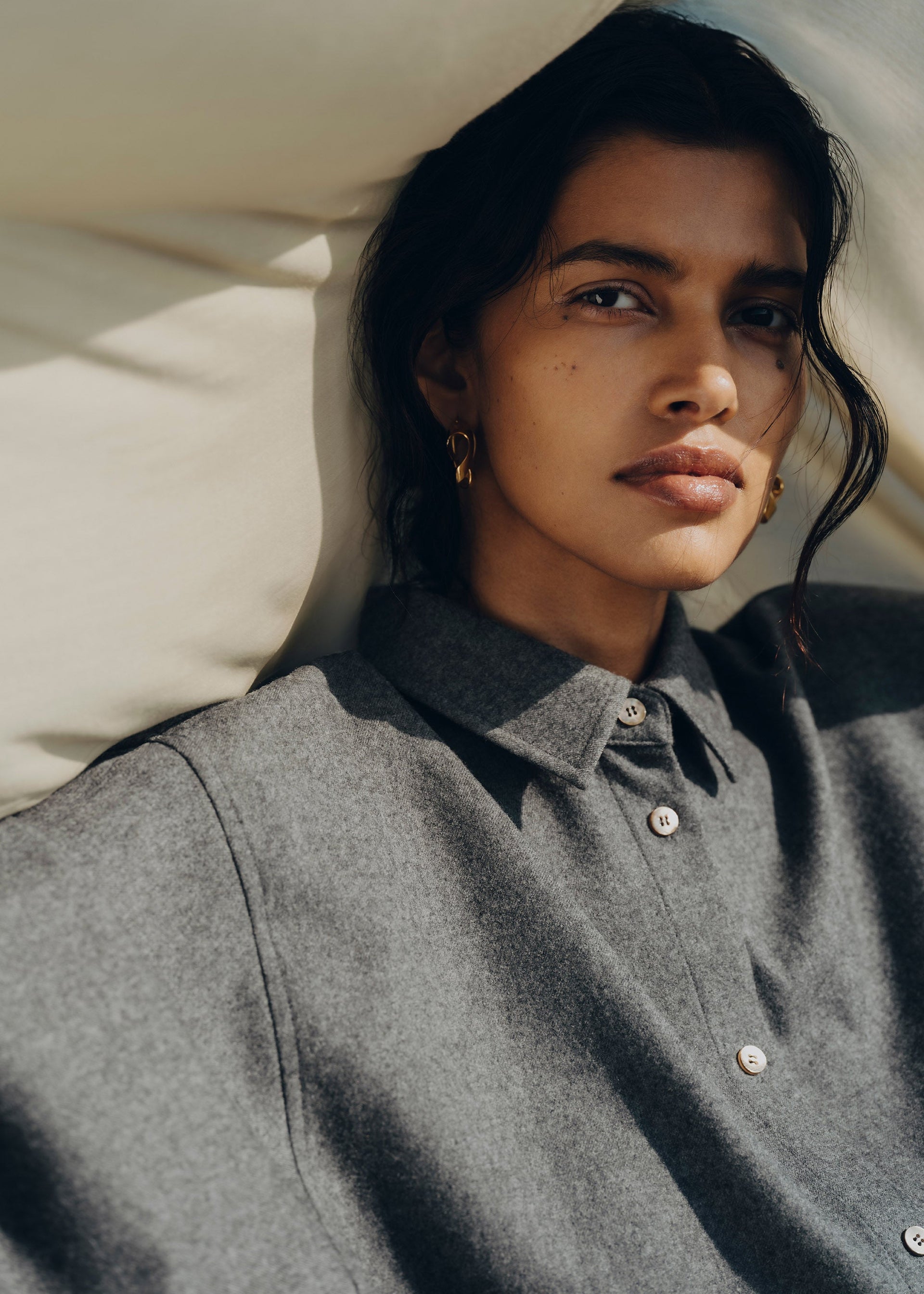 Aros ondulados Éole​ - chapada en oro de 24 quilates​