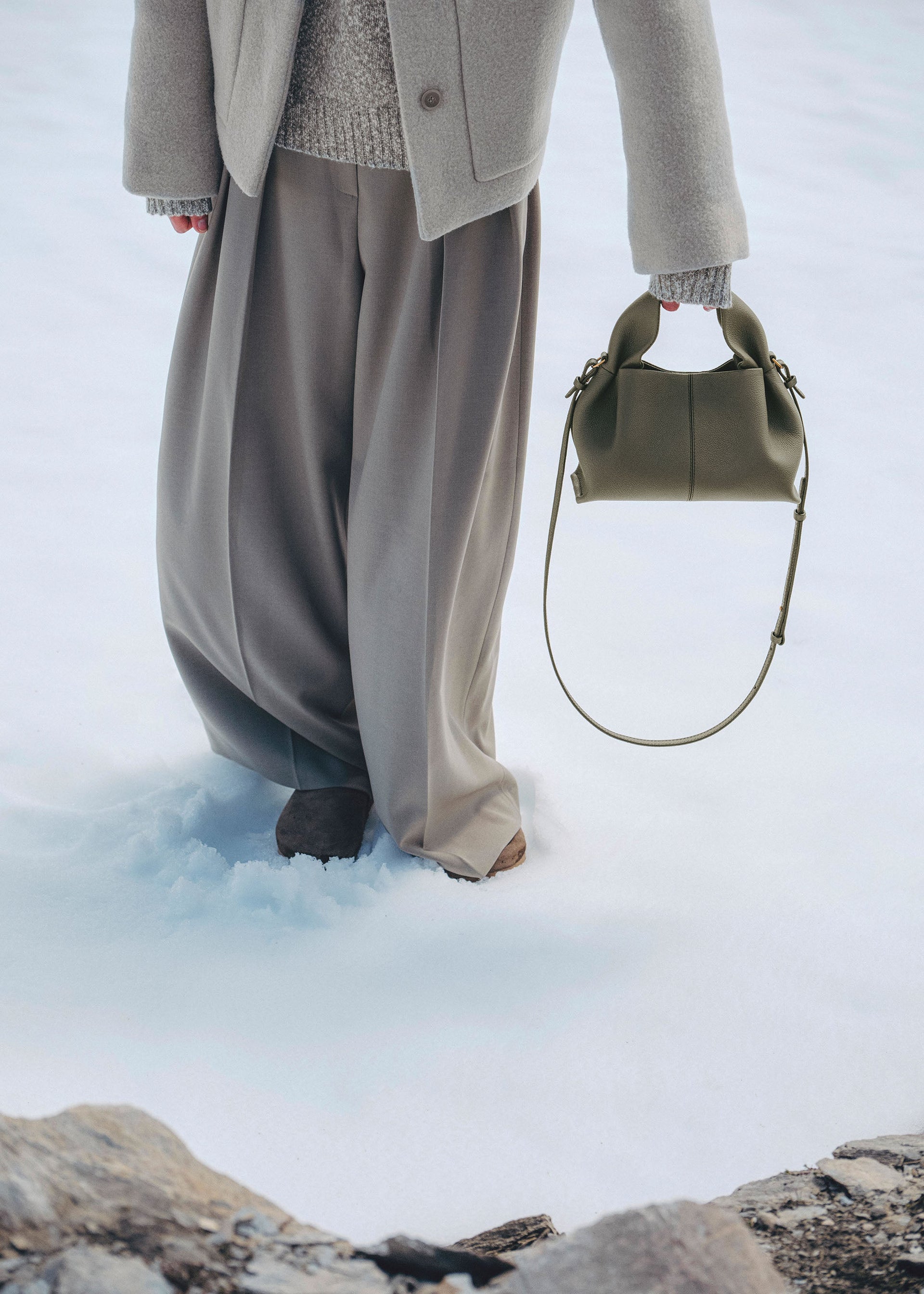 Numéro Neuf Mini - Verde Ahumado Piel Granulada