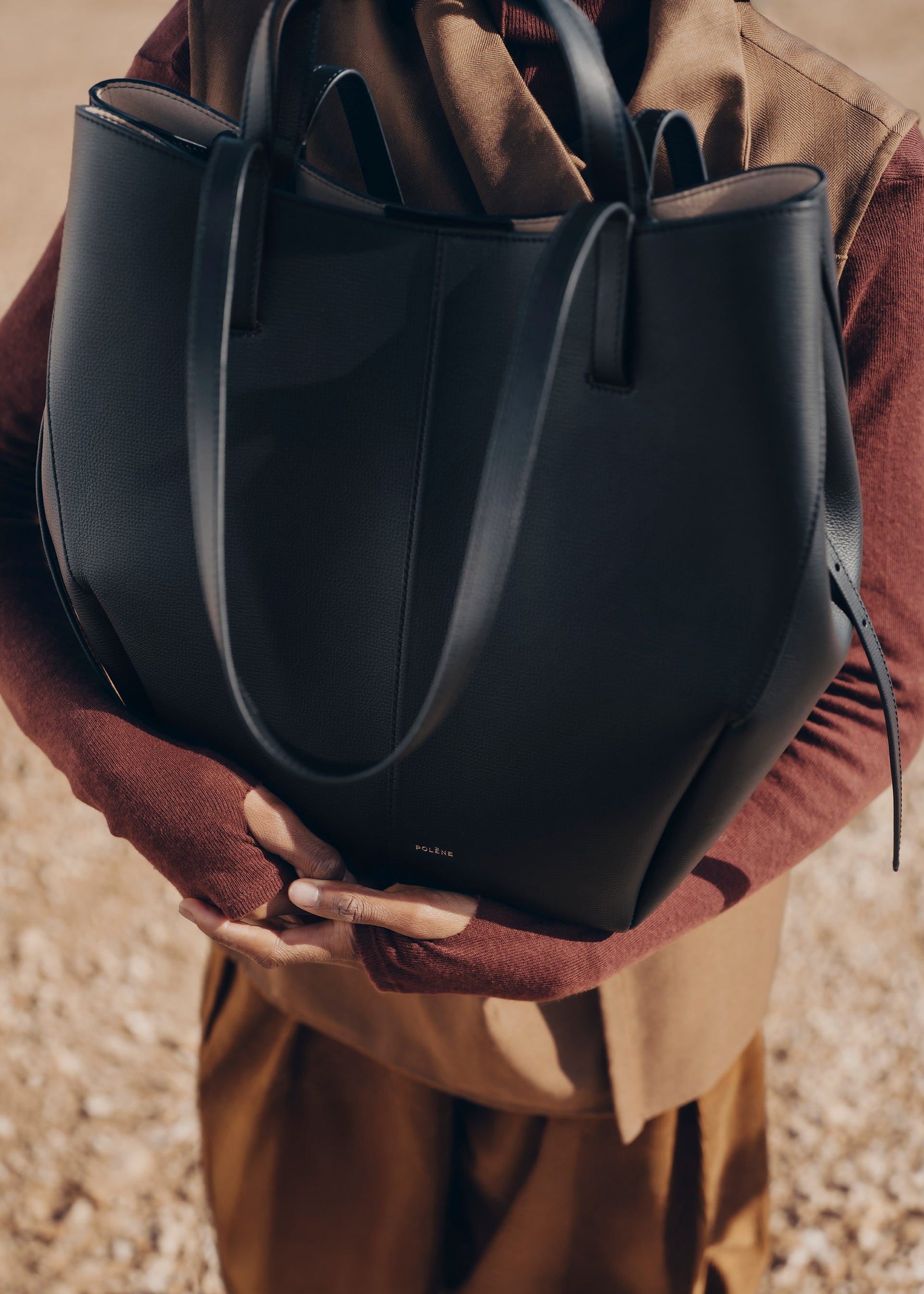 Cyme Tote - Negro Piel Granulada 