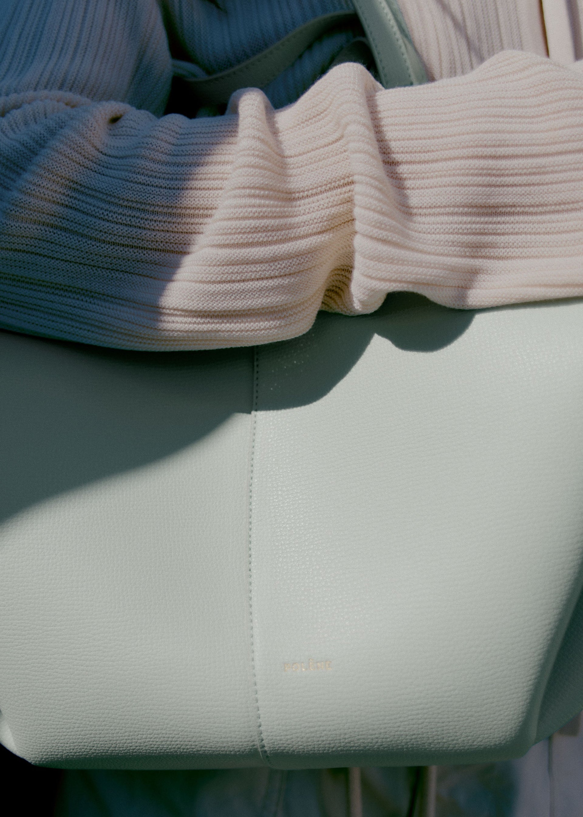 Cyme - Espuma Piel Granulada