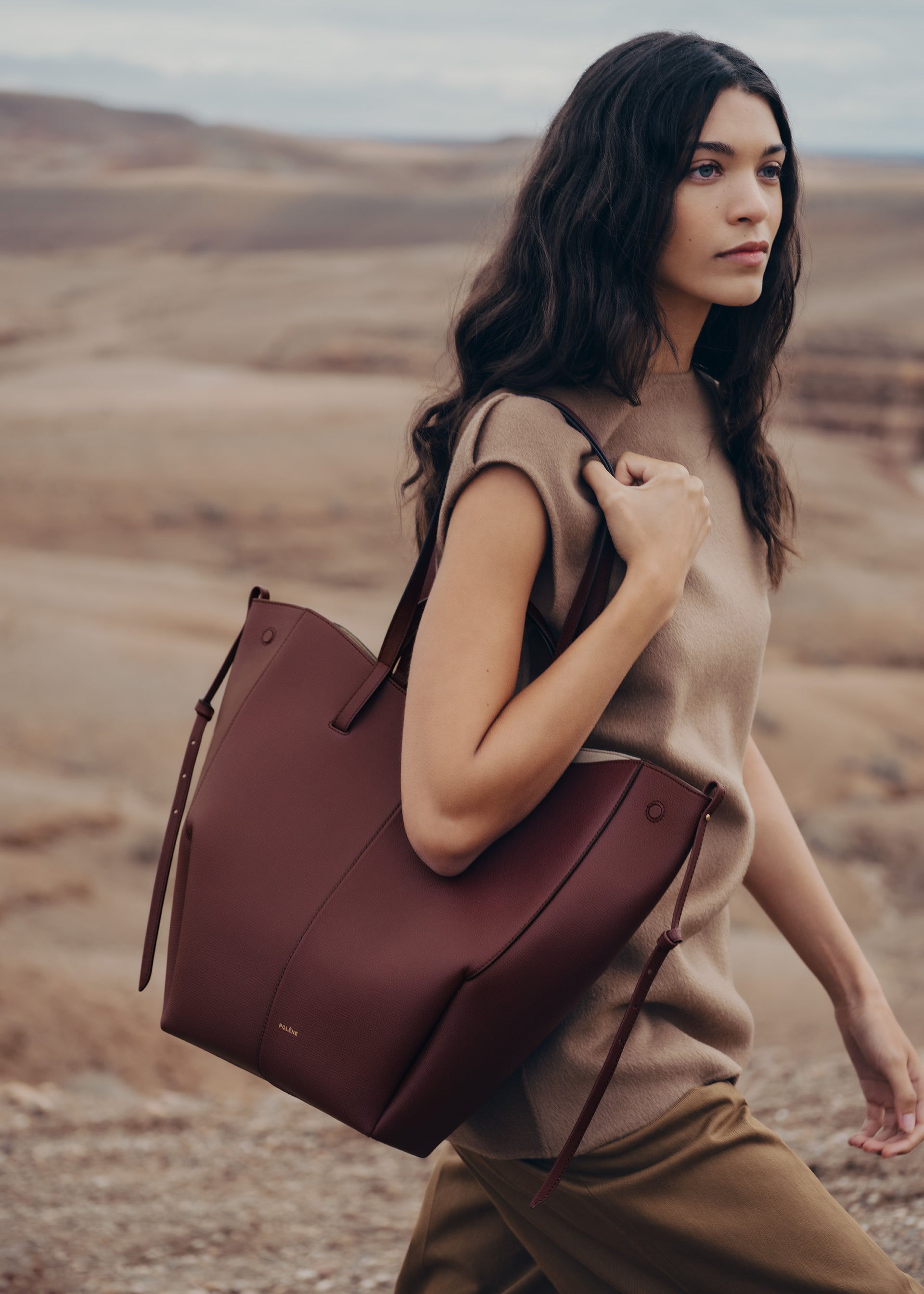 Cyme Tote - Cereza Negra Piel Granulada