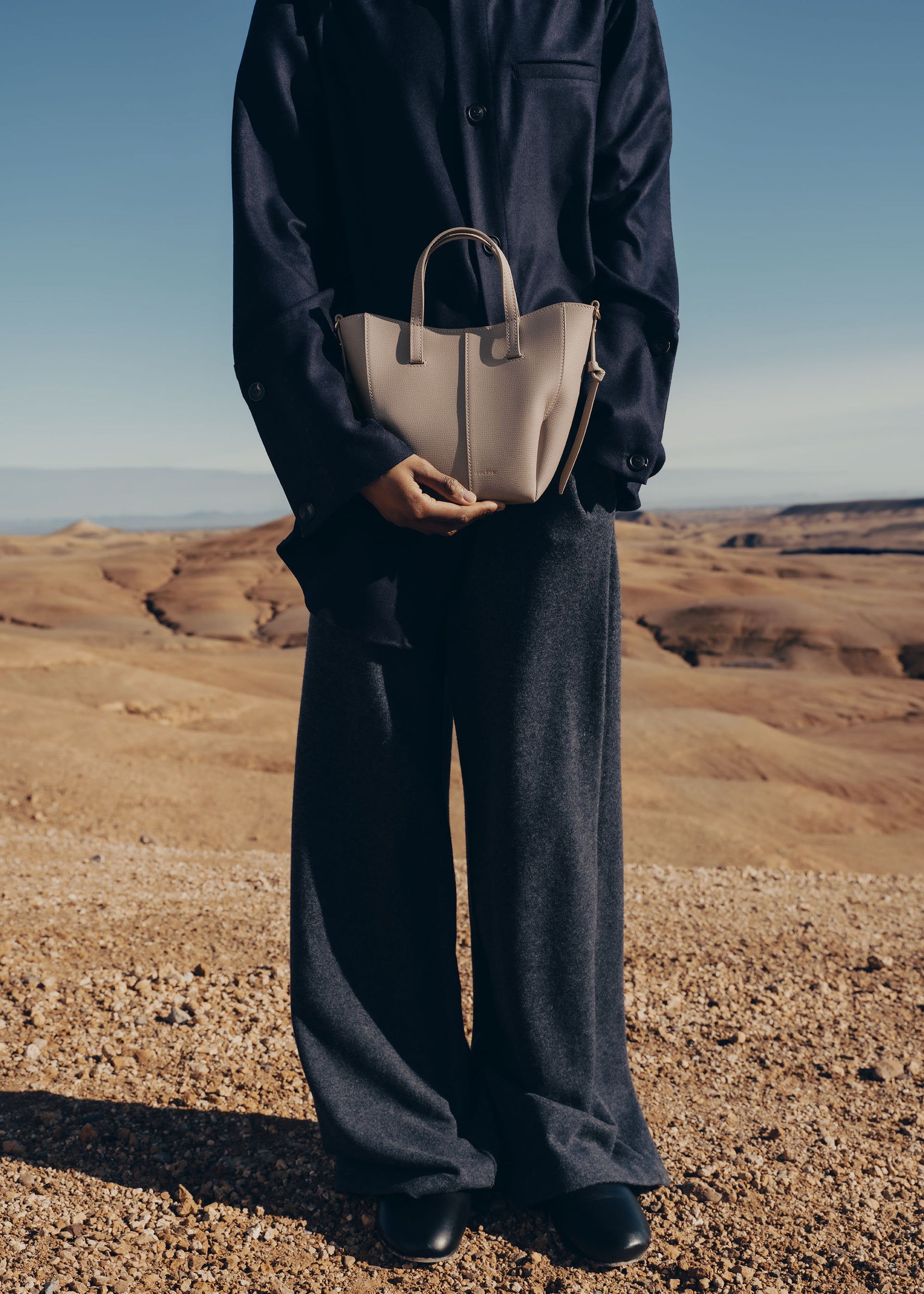 Cyme Tote Nano - Gris Topo Piel Granulada