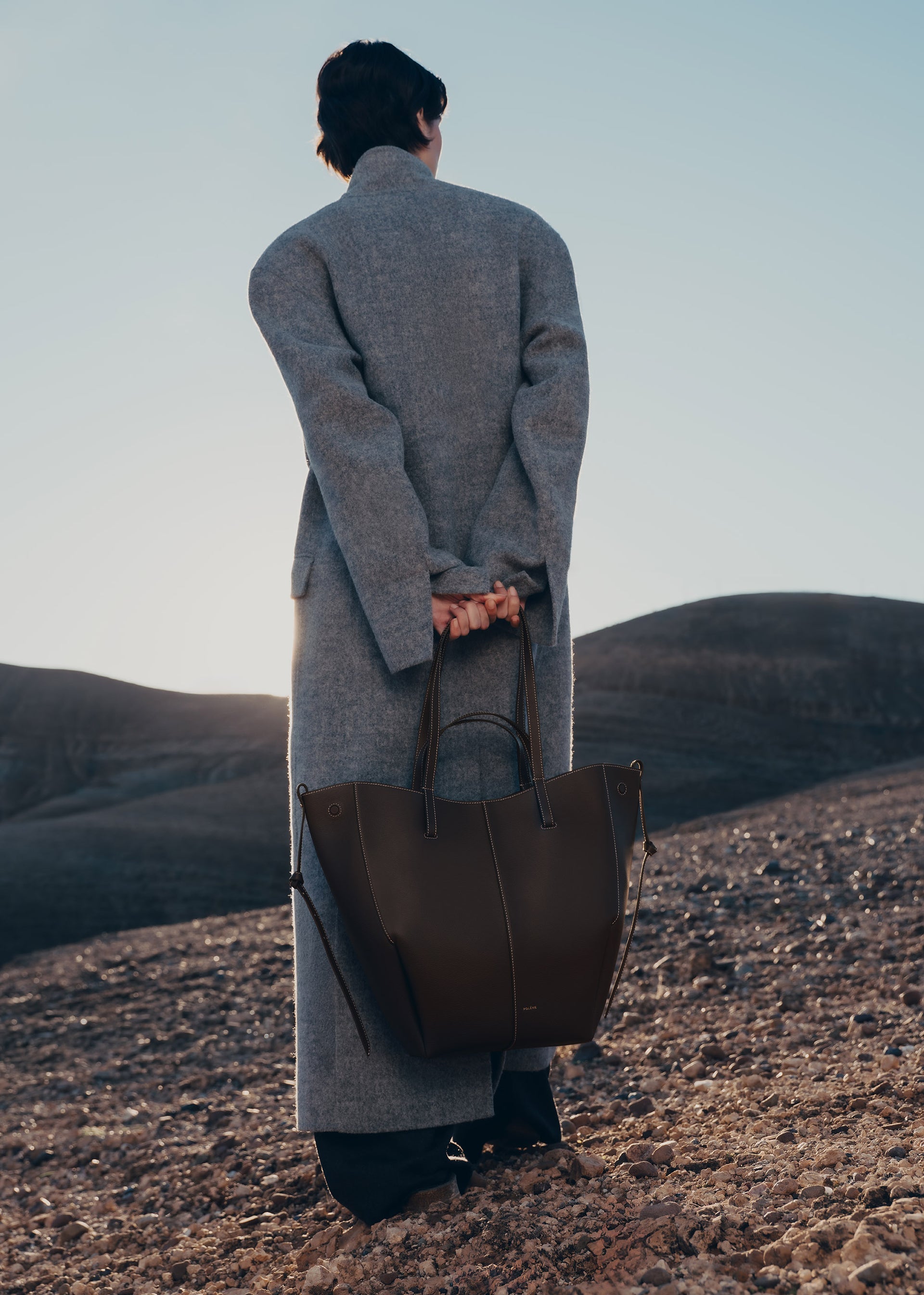 Cyme Tote - Ébano Piel Granulada