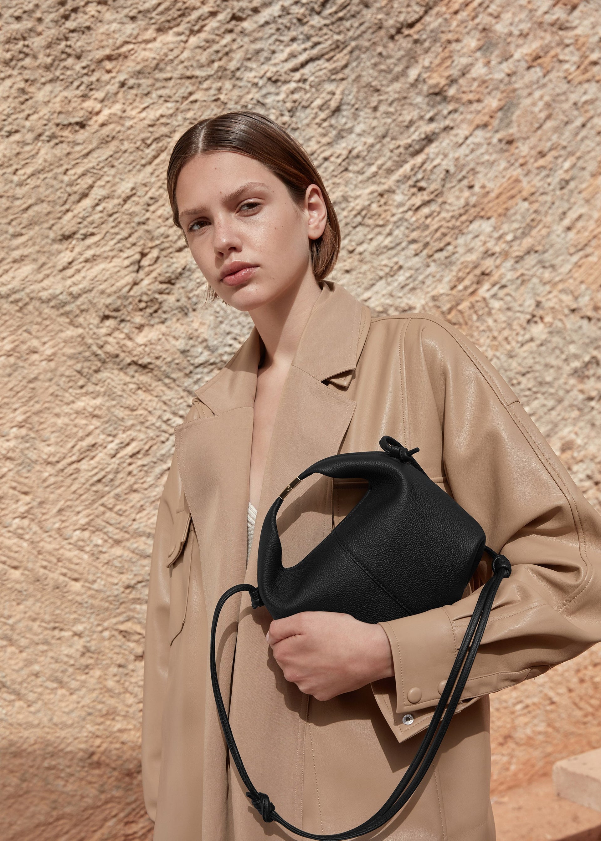 Béri - Negro Piel Granulada