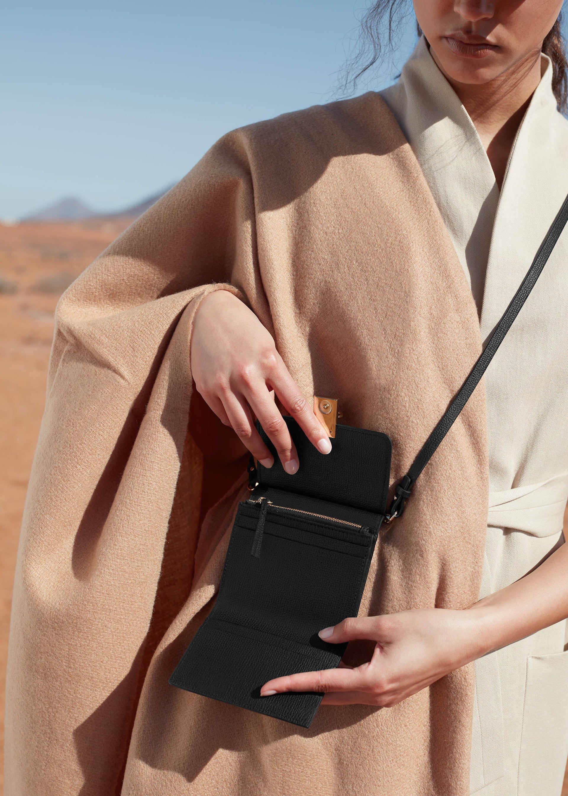 Cartera Numéro Sept Bandolera - Negro Piel Granulada