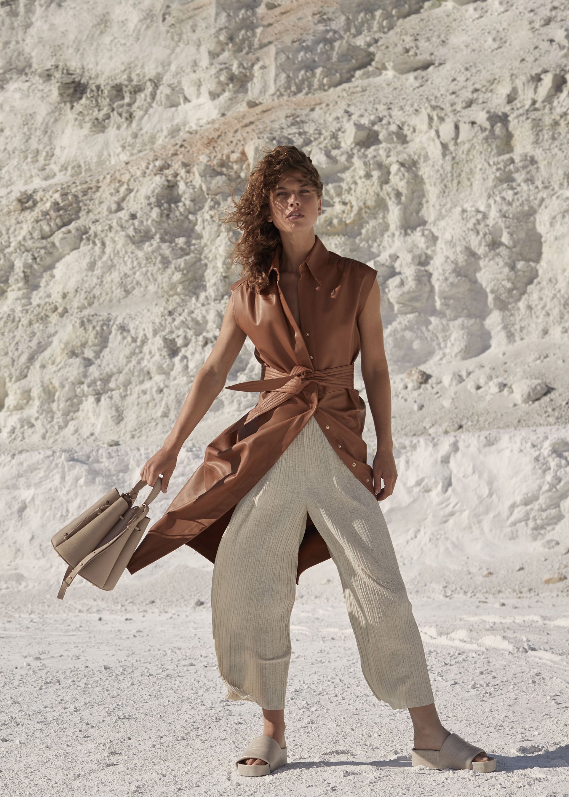 Numéro Huit - Gris Topo Piel Granulada