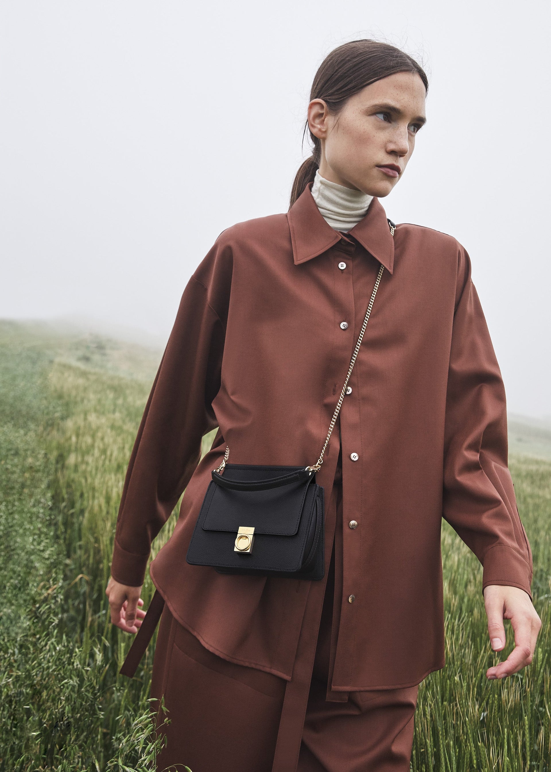 Numéro Sept Mini - Negro Piel Granulada