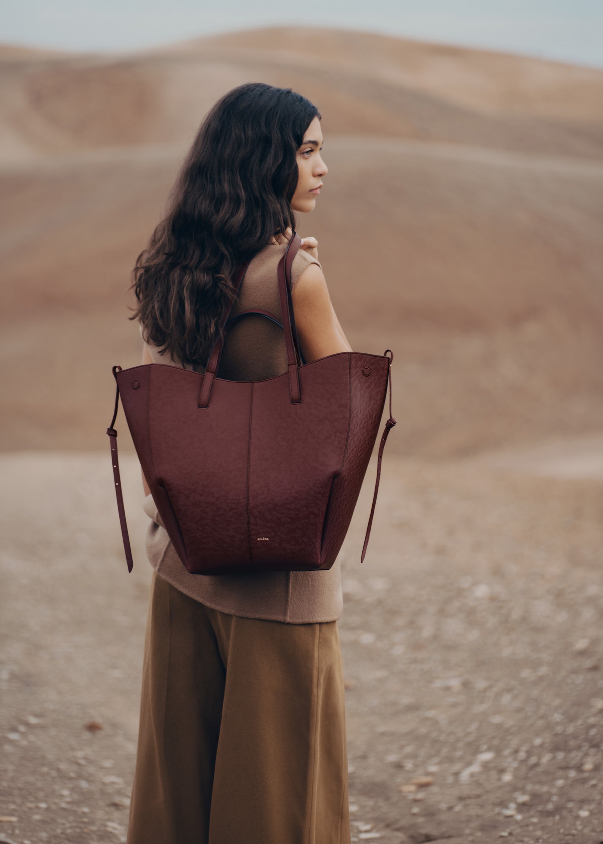 Cyme Tote - Cereza Negra Piel Granulada