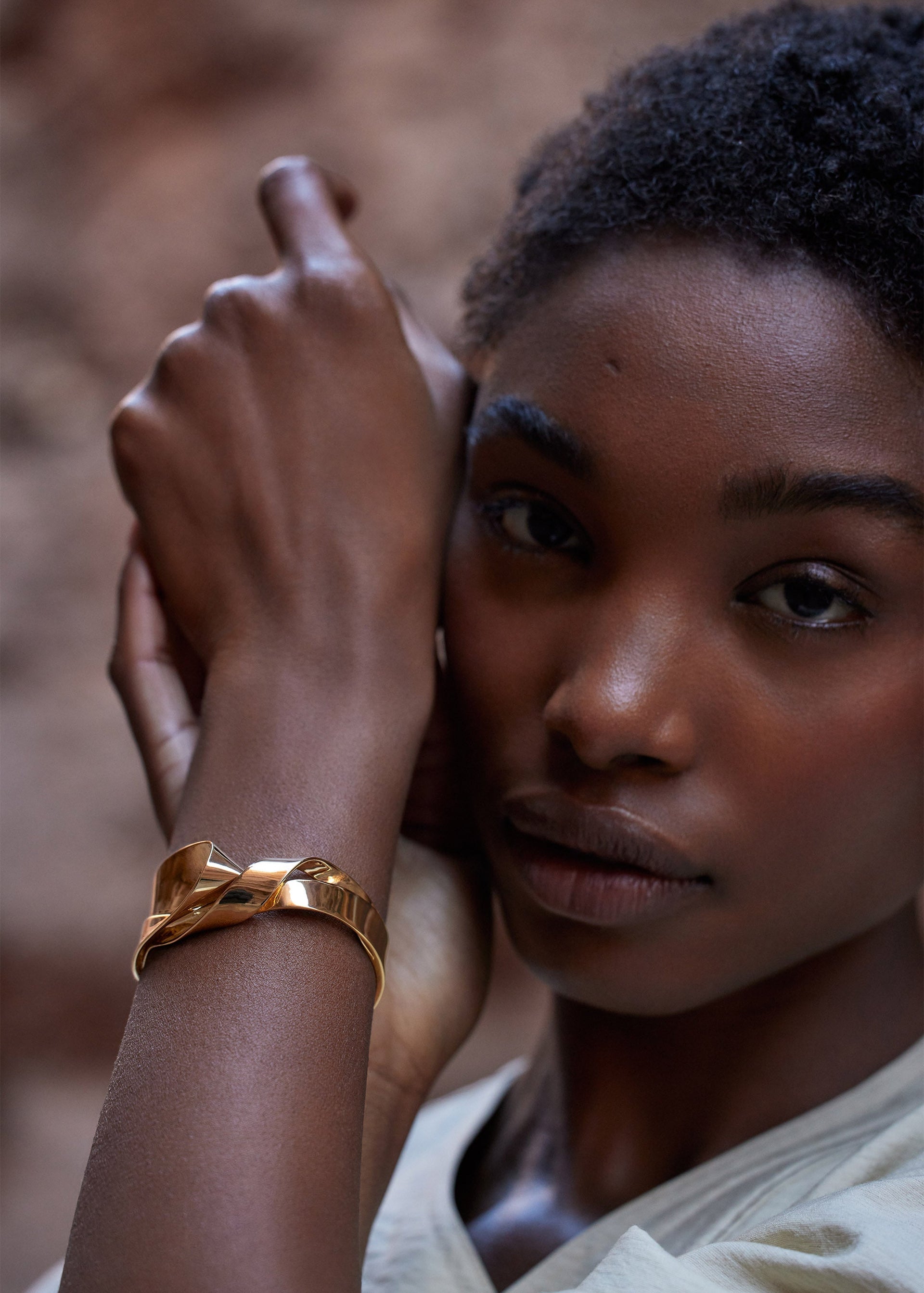 Brazalete Éole - chapada en oro de 24 quilates​