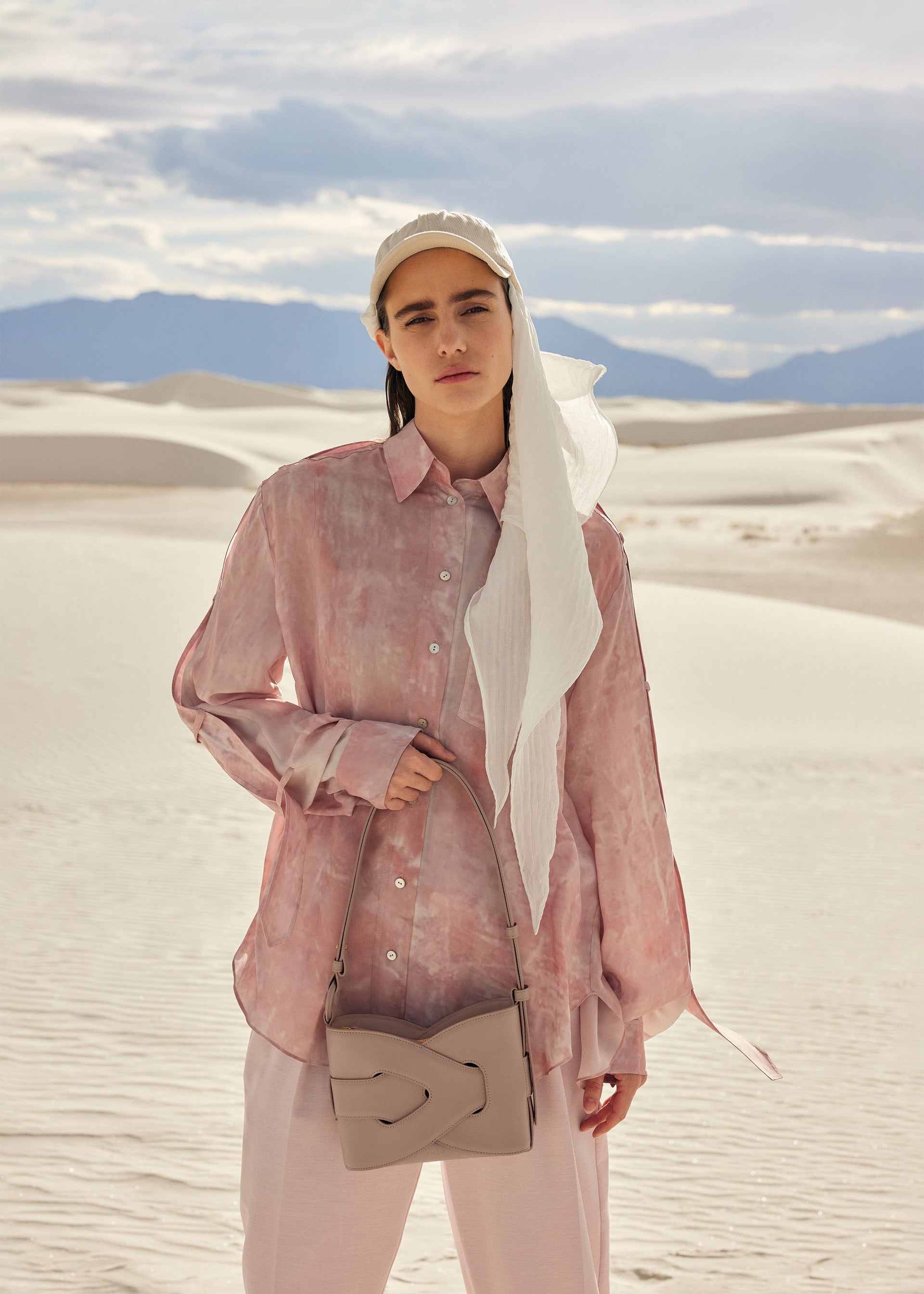 Nodde - Gris Topo Piel Lisa