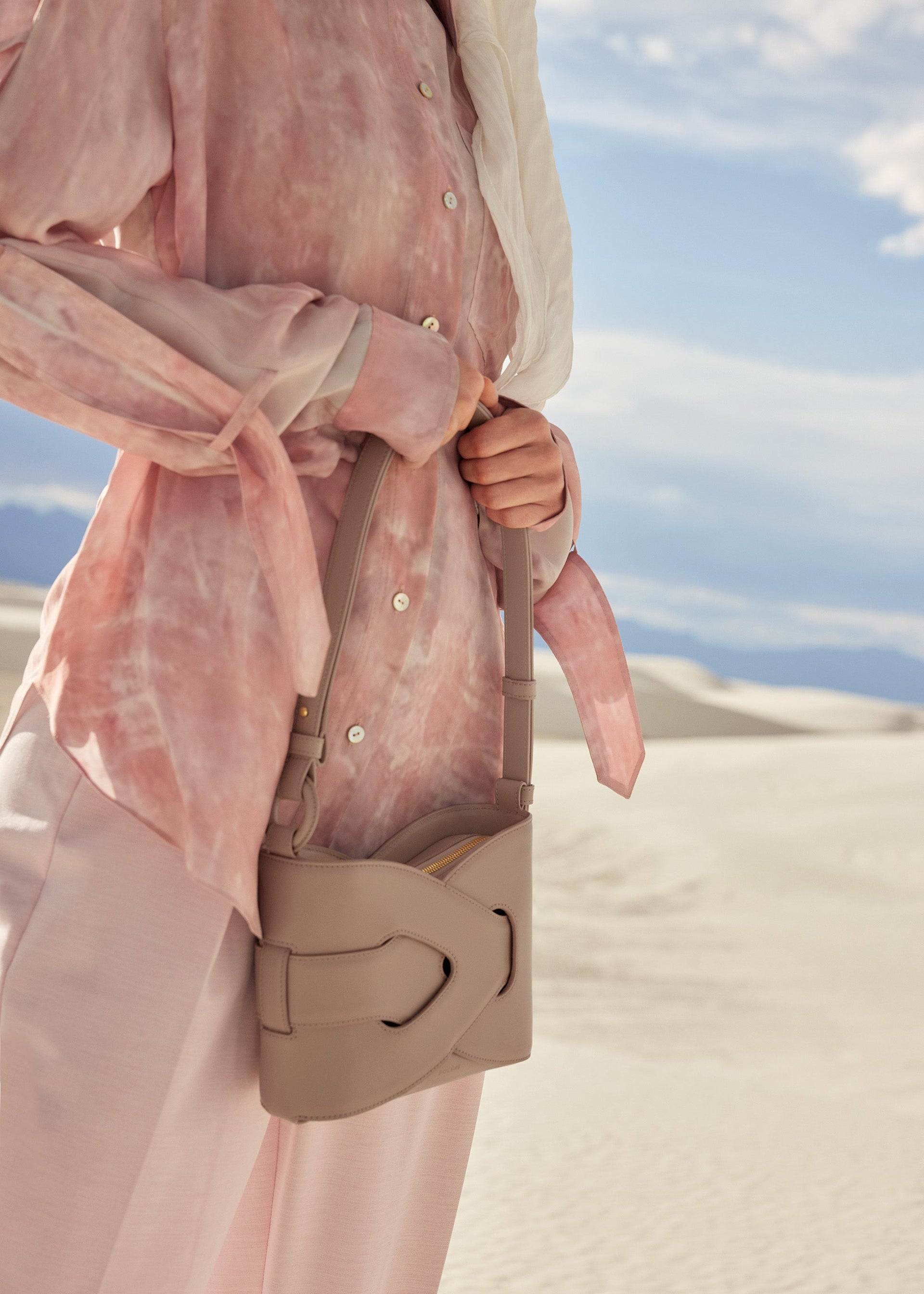 Nodde - Gris Topo Piel Lisa