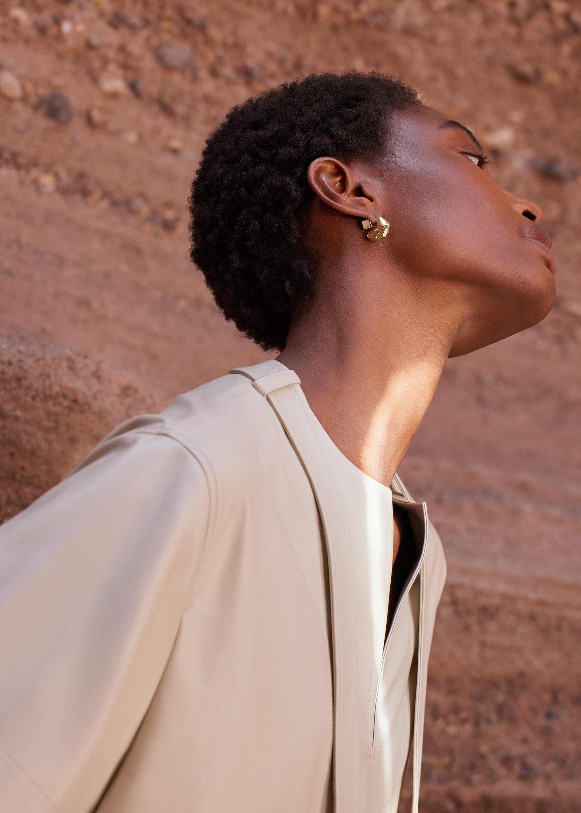 Pendientes de botón Eroz​ - chapada en oro de 24 quilates​