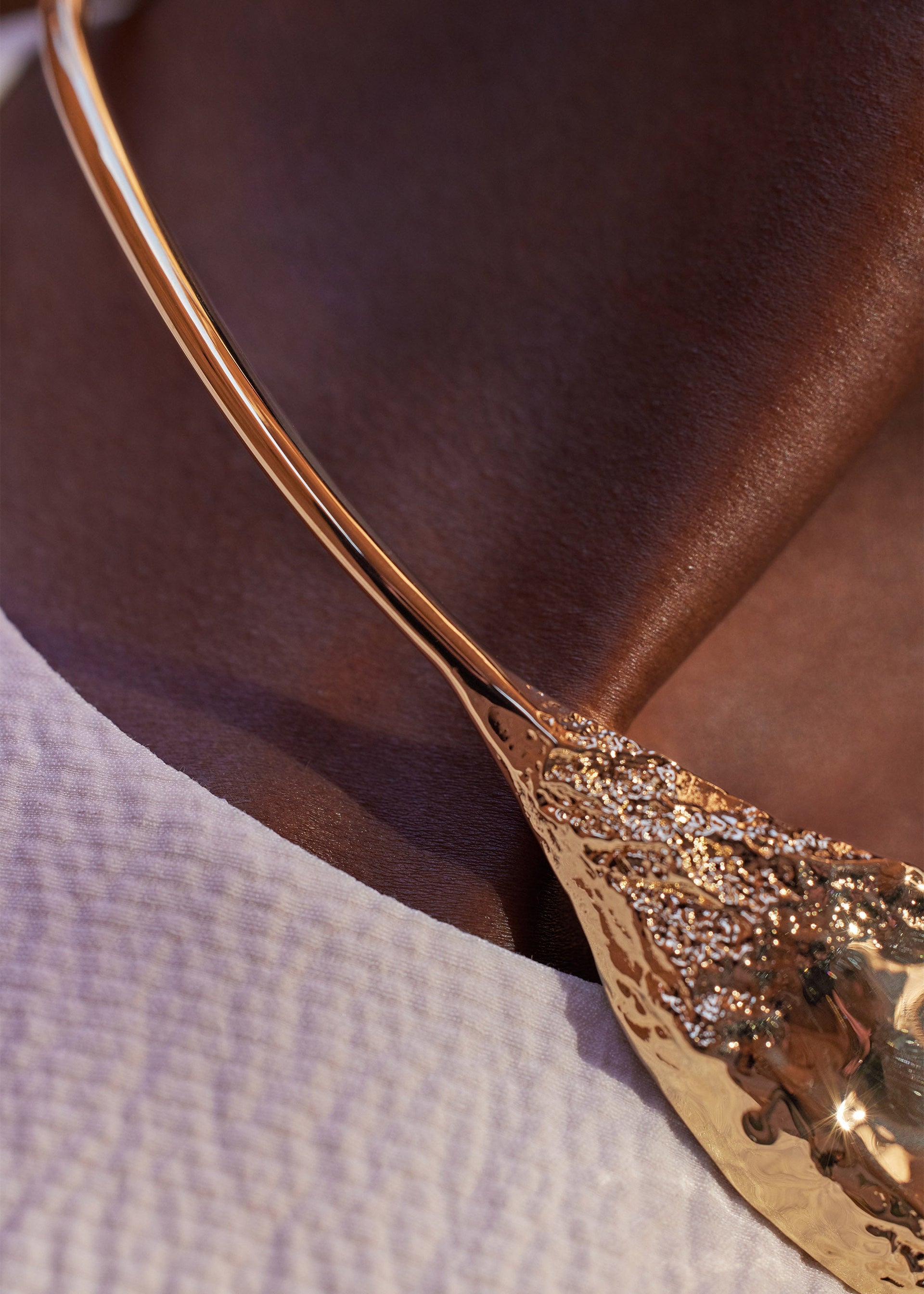 Collar Eroz - chapada en oro de 24 quilates​