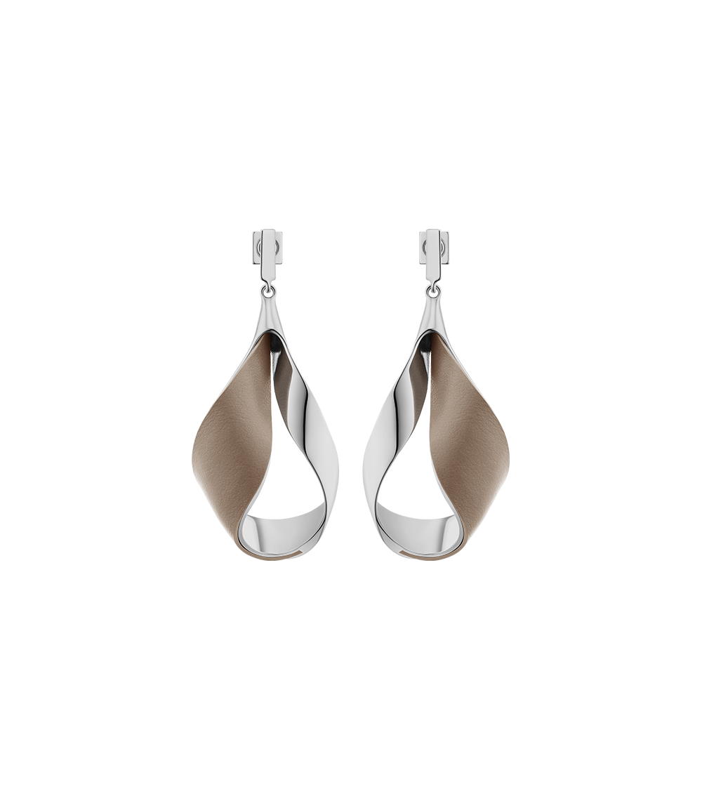 Pendientes largos Ormé - Plateada con Cuero Taupe